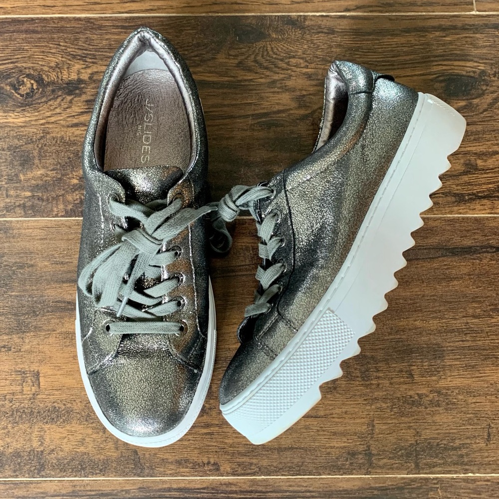 J/SLIDES NYC Crinkle Leather Sneakers sz 10